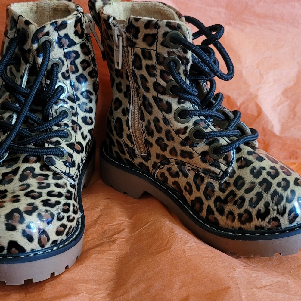 Girls leopard print boots